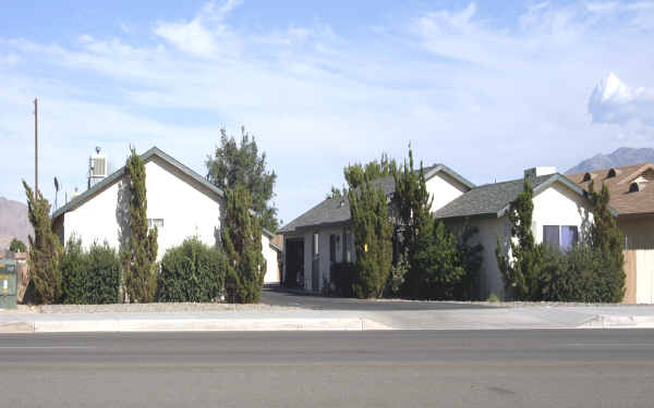 12393 Navajo Rd in Apple Valley, CA - Building Photo - Building Photo