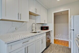 255 S Rengstorff Ave in Mountain View, CA - Building Photo