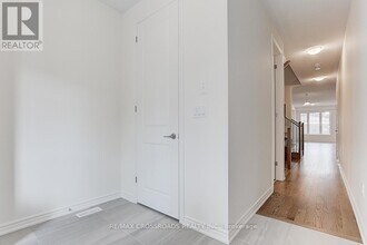 53 Velvet Dr in Whitby, ON - Building Photo - Building Photo