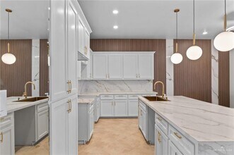 24 S 5th St in McAllen, TX - Building Photo - Building Photo