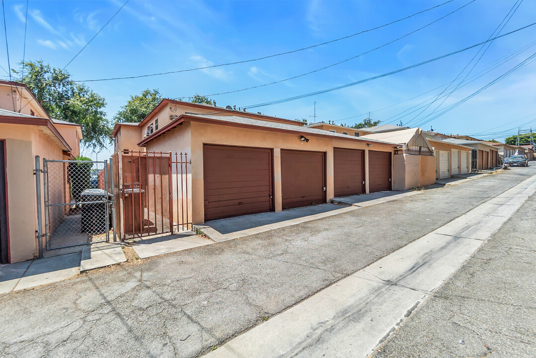 2924 W Via Acosta in Montebello, CA - Building Photo