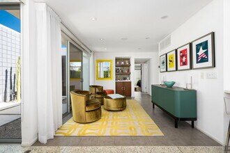 800 E La Verne Way in Palm Springs, CA - Building Photo - Building Photo