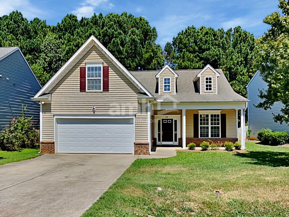 145 Pearson Place in Clayton, NC - Foto de edificio