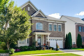 23582 Prosperity Ridge Pl in Ashburn, VA - Foto de edificio - Building Photo