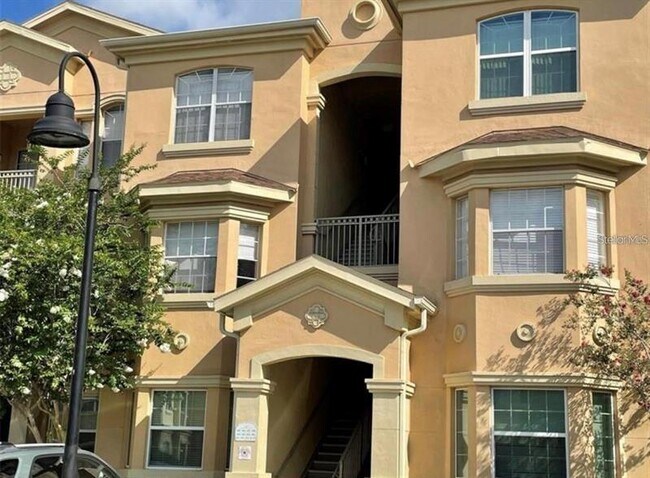 614 Terrace Ridge Cir in Davenport, FL - Foto de edificio - Building Photo