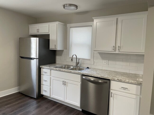 1878 Sequoia St in Cuyahoga Falls, OH - Building Photo - Building Photo