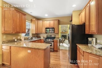 292 Jennifer Ct in Gurnee, IL - Building Photo - Building Photo