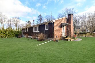 51 Coral Dr in Trumbull, CT - Building Photo - Building Photo