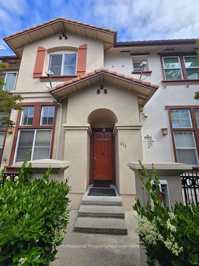 223 Santa Barbara St in San Pablo, CA - Building Photo - Building Photo