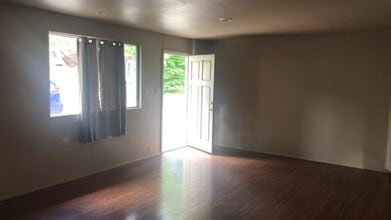 2802-2802 NW Highland Ave in Grants Pass, OR - Building Photo - Building Photo