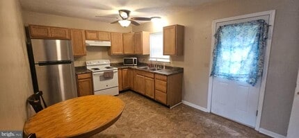 137 Little River Dr in Winchester, VA - Building Photo - Building Photo