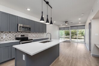 Cypress Lofts in Sherman, TX - Building Photo - Interior Photo