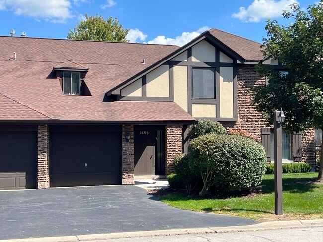 property at 1485 Johnstown Ln