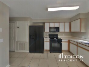 13235 Prestwick Creek Dr in Riverview, FL - Foto de edificio - Building Photo