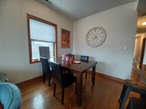 2318 N Hamilton Ave in Chicago, IL - Building Photo - Building Photo