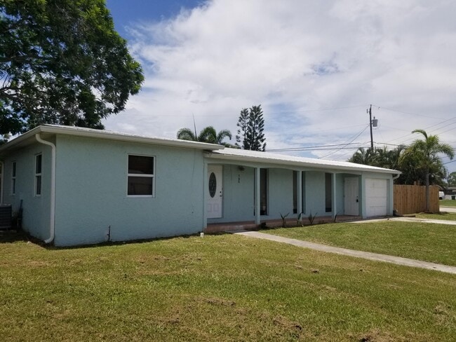 property at 195 SE Serenata Ct