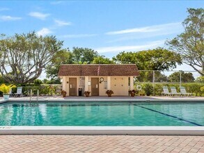 6200 NW 2nd Ave in Boca Raton, FL - Foto de edificio - Building Photo