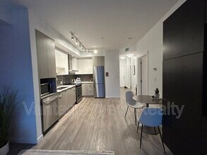 1775 Chapman Pl in Kelowna, BC - Building Photo - Building Photo