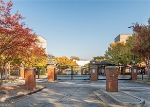 898 Oak St SW in Atlanta, GA - Building Photo - Building Photo