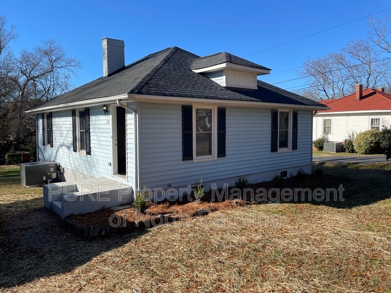 209 Locust St in Kannapolis, NC - Building Photo