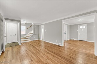 17416 Throckley Ave in Cleveland, OH - Building Photo - Building Photo