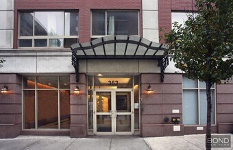 363 W 30th St in New York, NY - Building Photo - Building Photo