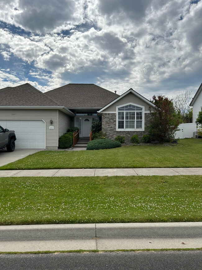 property at 2943 W Blueberry Cir