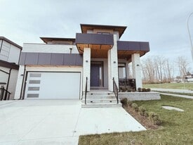 1745-1167 167 St in Surrey, BC - Building Photo