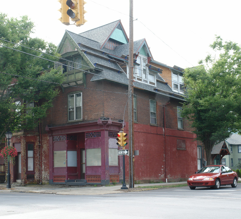 639 W 4th St in Williamsport, PA - Building Photo