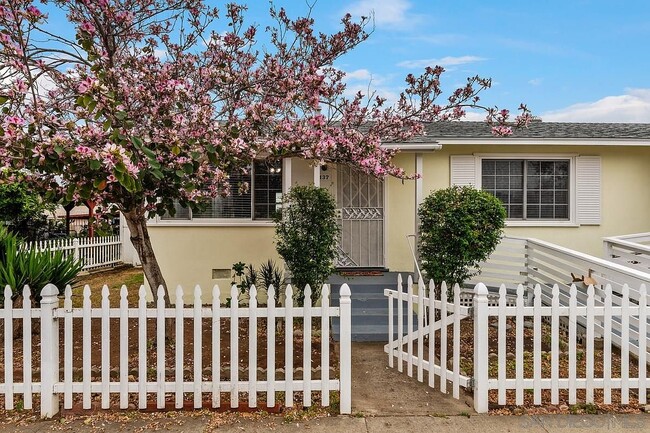 7437 Hyatt St, Unit 7437 Hyatt