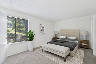 Vistas of Annandale in Annandale, VA - Foto de edificio - Building Photo