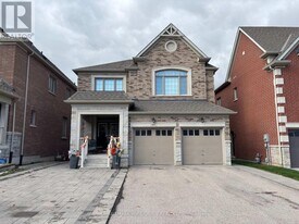 80 Briarfield Ave in East Gwillimbury, ON - Building Photo
