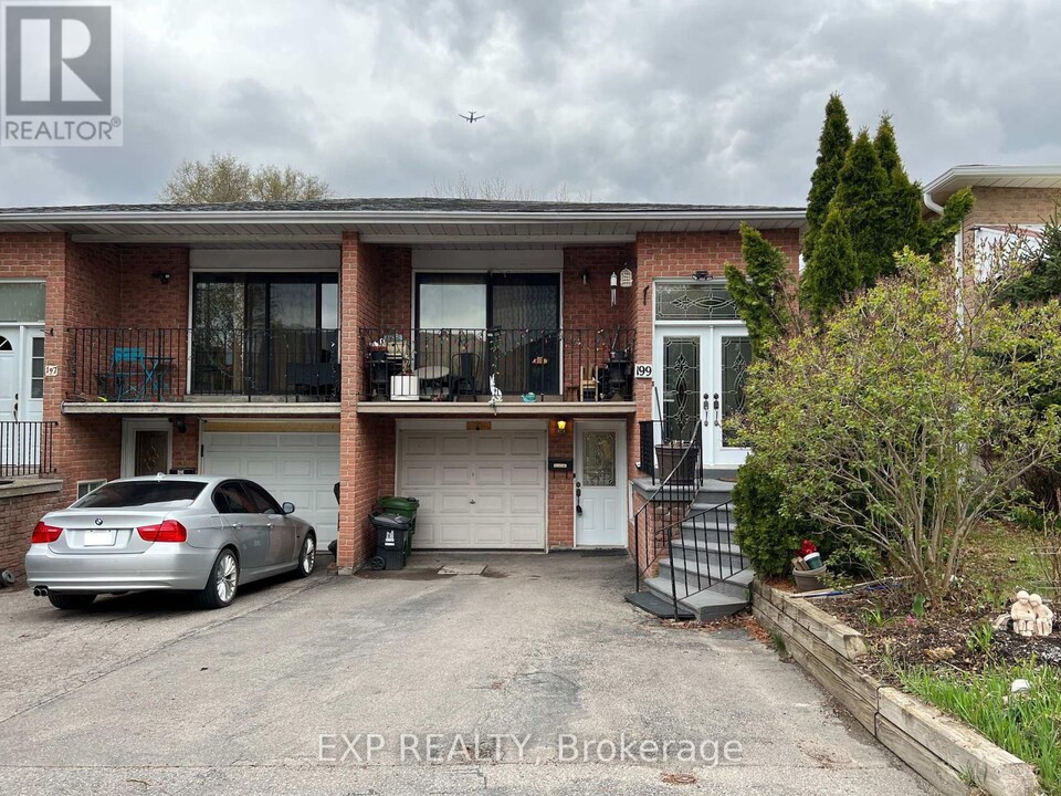 199 Robert Hicks Dr in Toronto, ON - Building Photo