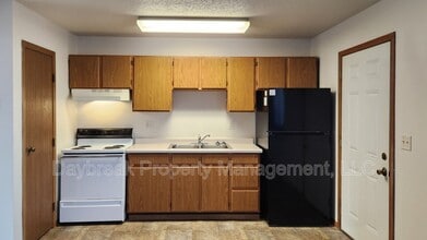 1315 34th St Cir S in Moorhead, MN - Building Photo - Building Photo