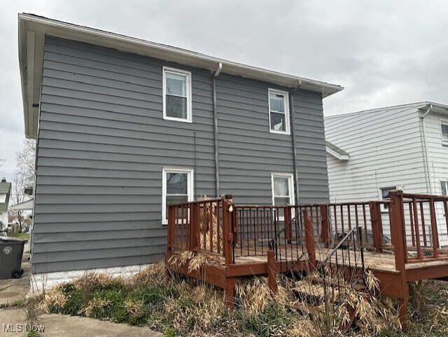 143 Wesley Ave in Youngstown, OH - Building Photo
