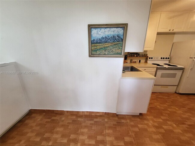 243 SW 12th St in Dania Beach, FL - Building Photo - Building Photo