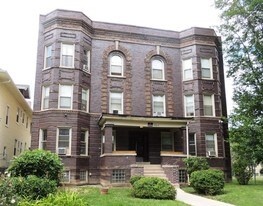 152 N Menard Ave in Chicago, IL - Building Photo