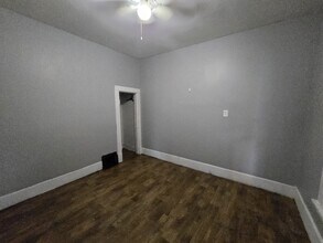208 Clay St in Waterloo, IA - Building Photo - Building Photo