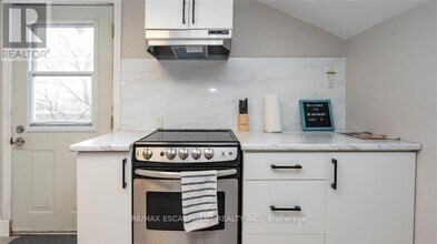 38 Inchbury St in Hamilton, ON - Building Photo - Building Photo