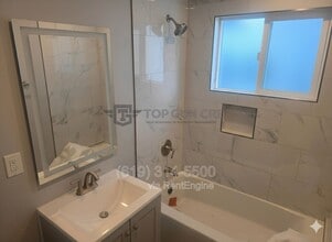 4866 Fond Du Lac Ct in San Diego, CA - Foto de edificio - Building Photo