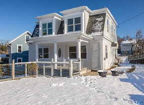 7 Ann St in Greenwich, CT - Building Photo