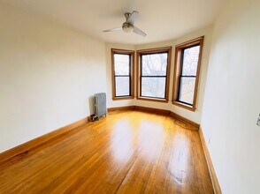 2502 N Kedzie Blvd in Chicago, IL - Building Photo - Building Photo