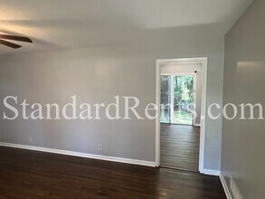 2733 Shelley Ln in Ellenwood, GA - Building Photo - Building Photo