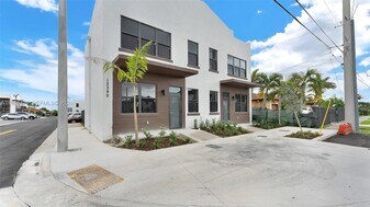 13390 SW 251st Terrace in Princeton, FL - Building Photo