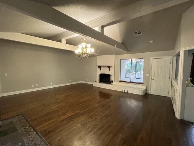 1313 Brookhaven Dr in Edmond, OK - Building Photo - Building Photo