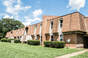 Kensington Manor Apartments