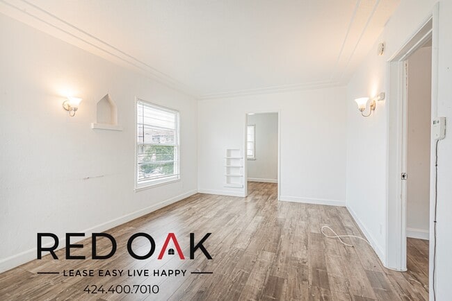 property at 114 N 1st St