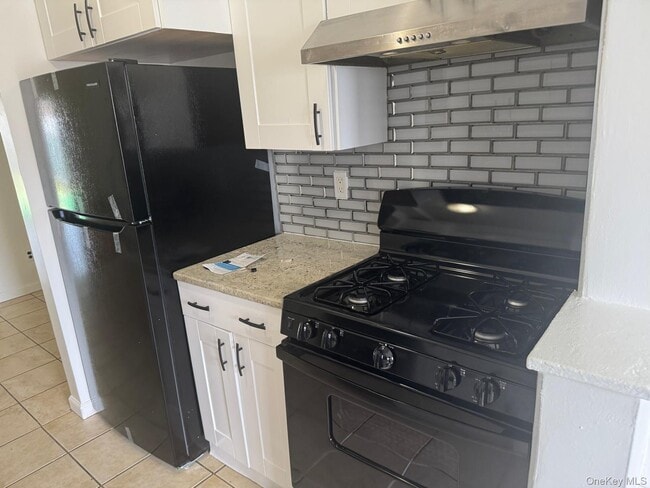 126 Roosevelt Dr in West Haverstraw, NY - Building Photo - Building Photo