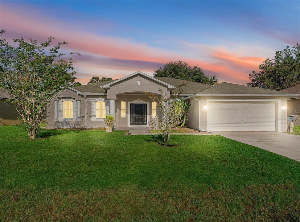 32 Roxton Ln in Palm Coast, FL - Building Photo