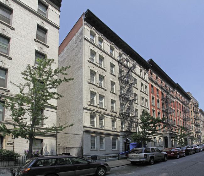 421 W 118th St in New York, NY - Building Photo - Building Photo